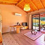 Villa Saribelen 1 Bedroom Secluded With Private Pool Hot Tub *